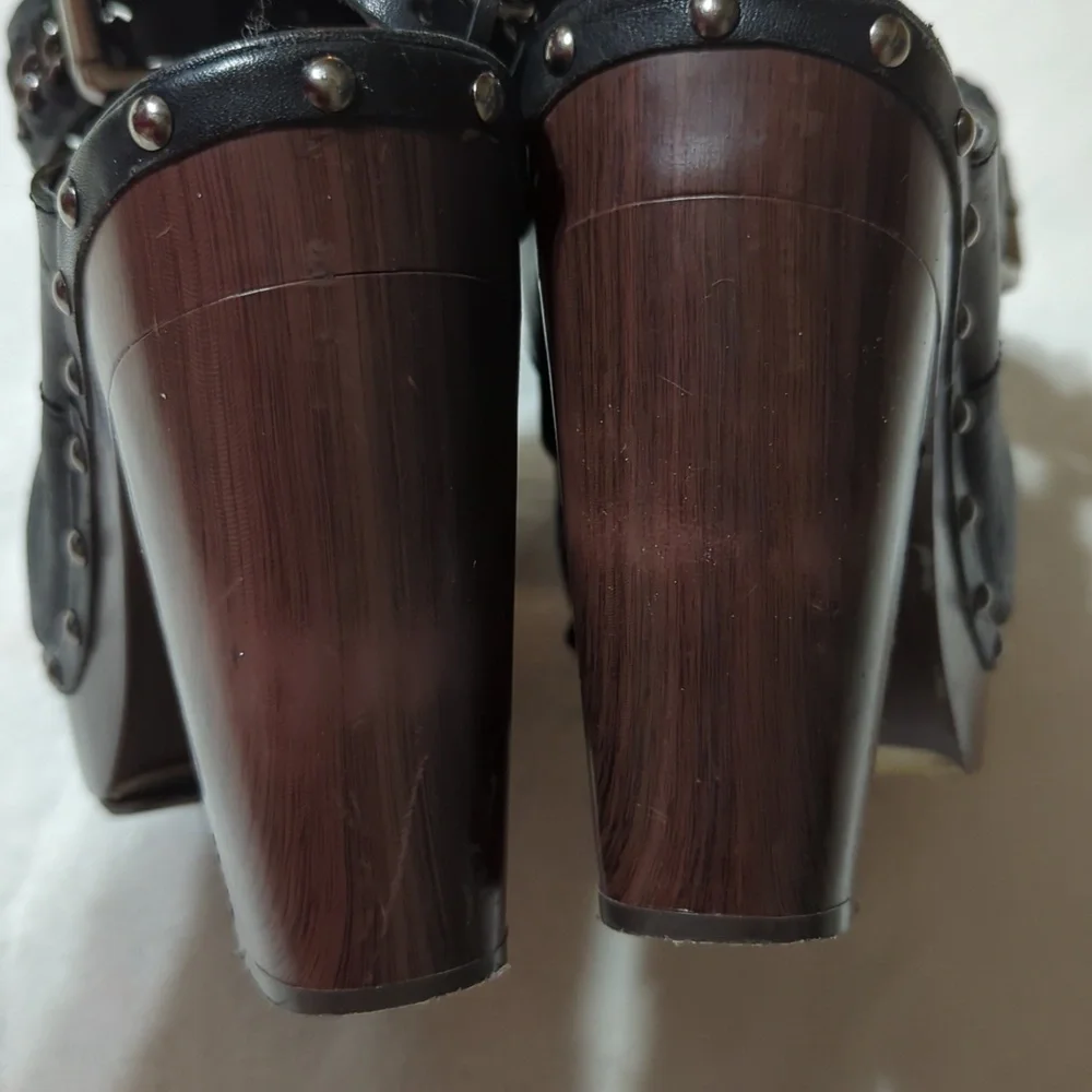 Black Leather Wood Platform Clogs With Studs - Picture 5 of 10